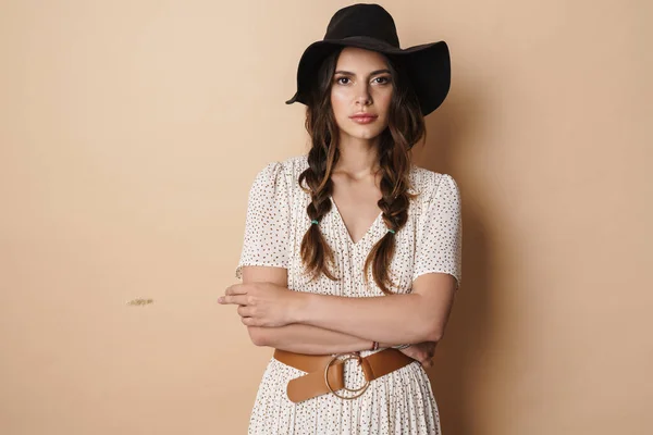 Foto Jovem Mulher Bonita Chapéu Posando Com Lâmina Grama Isolada — Fotografia de Stock