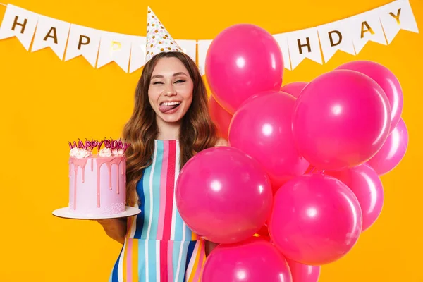 Obraz Podekscytowany Cute Kobieta Stożek Party Pozowanie Różowymi Balonami Tort — Zdjęcie stockowe
