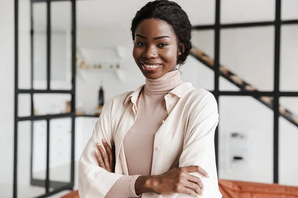 Image Amazing Happy Cheerful Optimistic Young African Woman Posing Indoors — Stock Photo, Image