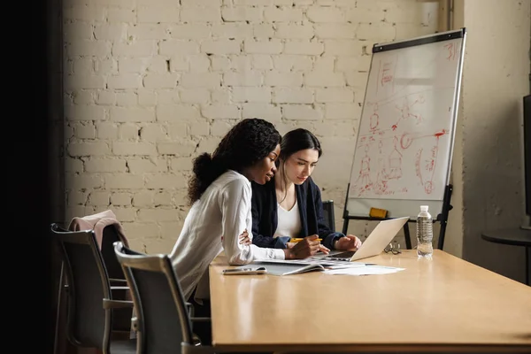 Confident Serious Smart Women Entrepreneurs Working New Startup Project While — Stock Photo, Image