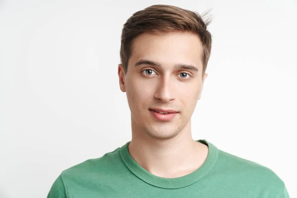 Beeld Van Jonge Kaukasische Man Basic Shirt Kijken Naar Camera — Stockfoto