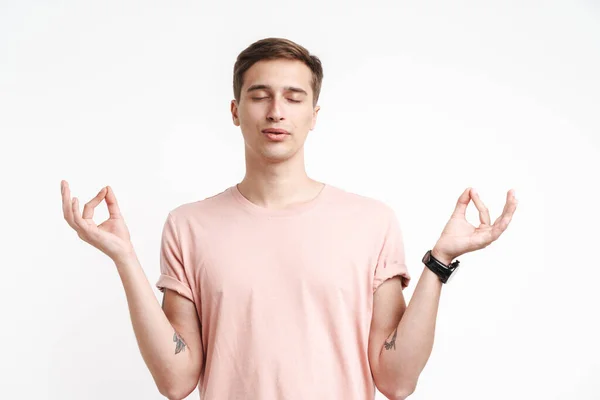 Immagine Rilassato Uomo Caucasico Base Shirt Meditando Gesticolando Zen Dita — Foto Stock