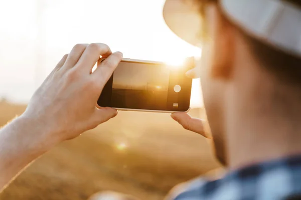 Primer Plano Trabajador Con Sombrero Trabajo Que Toma Fotos Turbinas — Foto de Stock