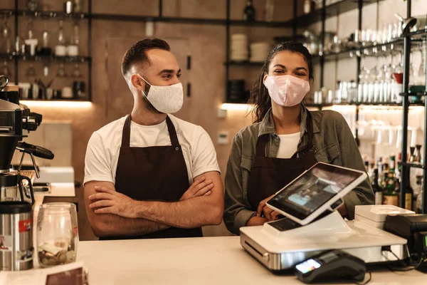 Propriétaires Cafés Avec Masques Faciaux Confinement Quarantaine Coronavirus Retour Concept — Photo
