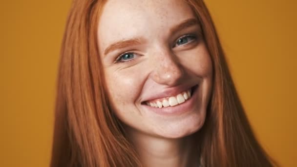 笑顔ストック動画 ロイヤリティフリー笑顔動画 Depositphotos