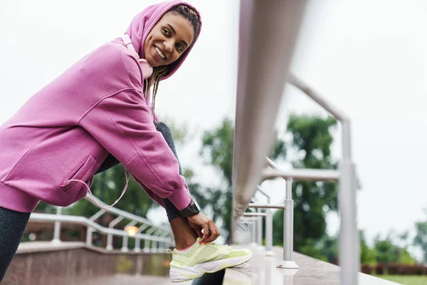 Attractive Young Sports Woman Tying Shoelace Park — Stock Photo, Image