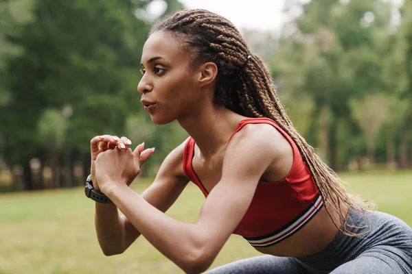 Confident Young Fit African Sports Woman Exercising Park — Stock Photo, Image