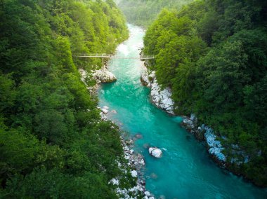 Soca nehir Triglav Park, Slovenya üzerinden havadan görünümü.