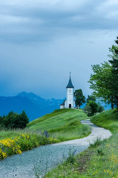 Noche Iglesia San Primo Felician Jamnik Eslovenia — Foto de Stock