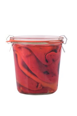 Korunmuş yiyecek ızgara kırmızı biber, beyaz izole ile jar