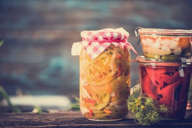 Kavanoz turşu ve Fermente sebze