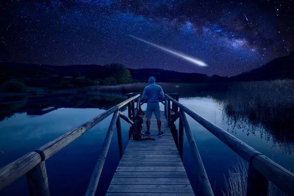 Man Dog Outdoor Looking Perseid Meteor Shower Milky Way — Stock Photo, Image