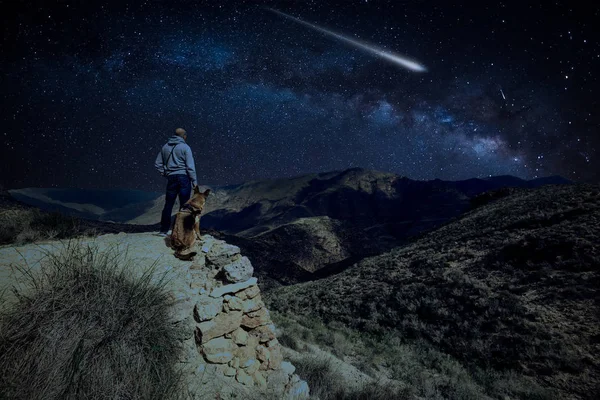 Man Dog Observe Perseid Meteor Shower Milky Way Outdoor — Stock Photo, Image