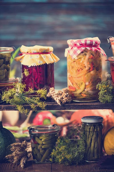 Κονσέρβες Τροφίμων Μαριναρισμένο Ζύμωση Και Τουρσί Λαχανικά Βάζα — Φωτογραφία Αρχείου