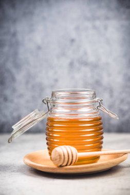 kavanoz ve ahşap Kepçe tatlım.