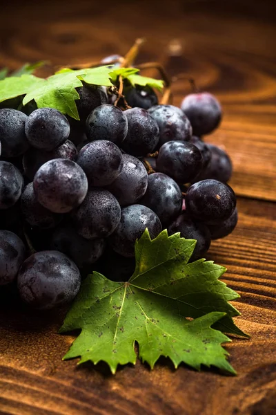 Puprle asma üzüm ahşap tablo.