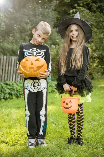 Cukierek Albo Psikus Halloween Dzieci Strojach — Zdjęcie stockowe