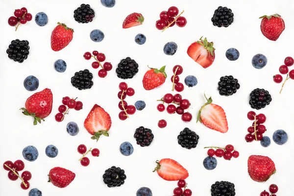 Olgun meyve youghurt üzerinde .