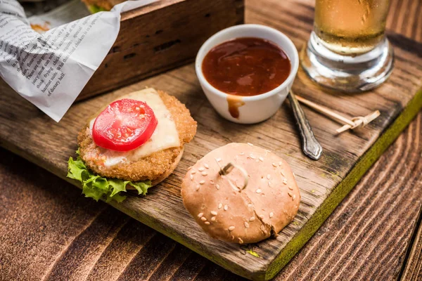 Mini sığır eti Burger Bar veya çubuk servis.