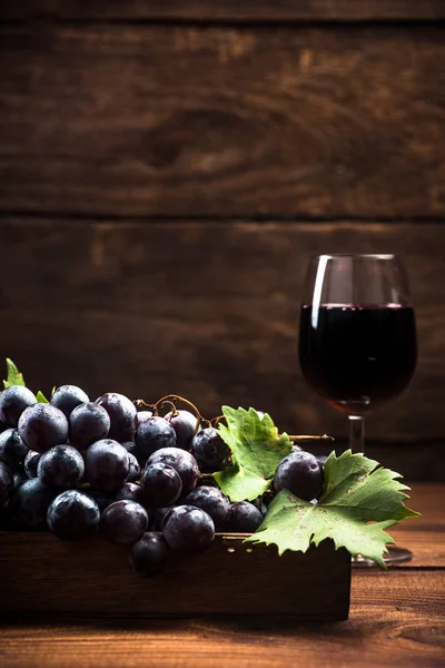 Fresh Vine Grapes Glass Red Wine — Stock Photo, Image