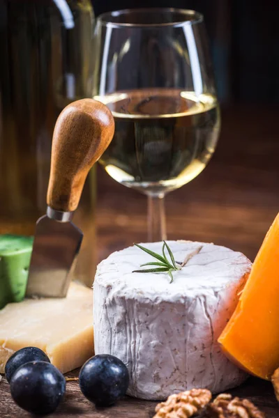 Käse Mit Weißwein Festliches Essen — Stockfoto
