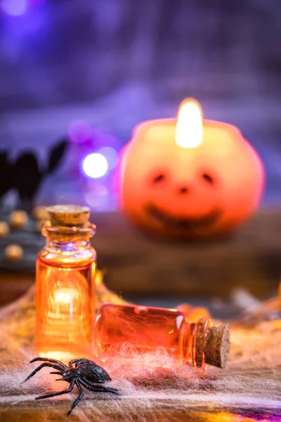 Halloween Lustige Kerzen Und Festliche Tischdekoration — Stockfoto