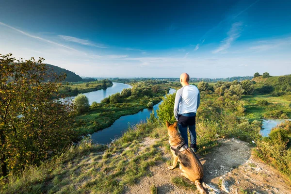 Hombre Perro Activos Mirando Río Vístula Polonia — Foto de Stock