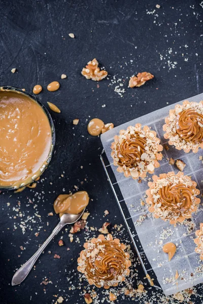Homemade Satled Caramel Toffee Cupcakes Swirl — Stock Photo, Image