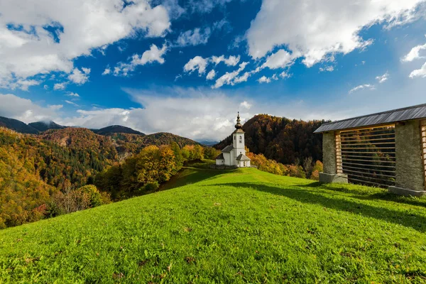 Hermosa Iglesia Rural Capilla Eslovenia Otoño — Foto de Stock