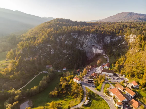 Predjama Σλοβενία Οκτωβρίου 2018 Εναέρια Θέα Πάνω Από Κάστρο Pradjama — Φωτογραφία Αρχείου