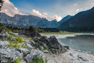 Fusine Göller ile alp sahne, İtalya.
