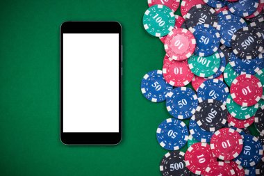Cep telefonu ve casino fişleri poker masasında. Çizgi oyun kavramı şablonu.