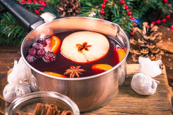 Pan Met Warme Warme Wijn Kerstmis Feestelijke Dranken — Stockfoto