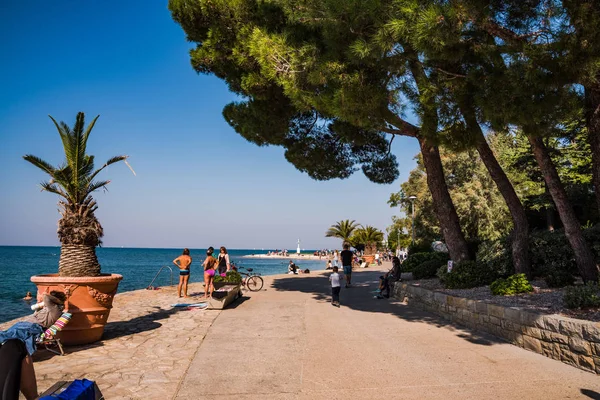 Izola Slovenia Ottobre 2018 Gente Del Posto Turista Godono Dell — Foto Stock