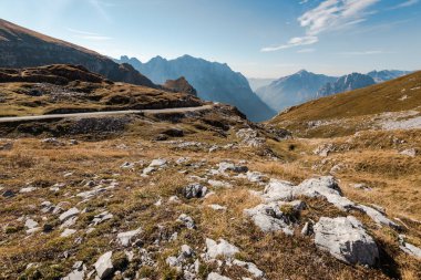 Mangart geçişte Julian Alps, Slovenya.
