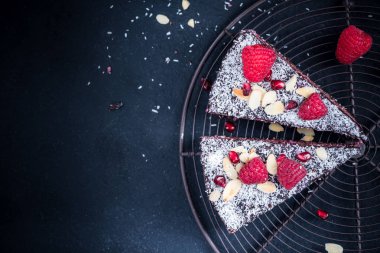 Ev yapımı kek veya torte Helthy ahududu ve chia tohum