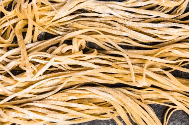 Ev yapımı pişmemiş makarnanın yakından görünümü