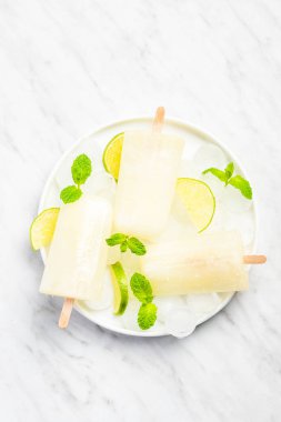 Limon ve kireç rrefreshing popsicles