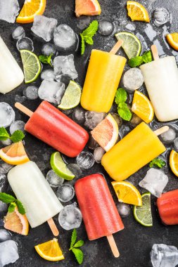 Taze meyve suyu buz lolly popsicles