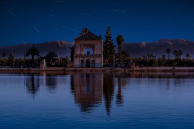 Perseid Meteor Yağmuru Marakeş Menara bahçelerinde, Fas, A