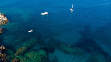 Turkuaz Akdeniz Sularında Yatlar ve Tekneler,Yunanistan