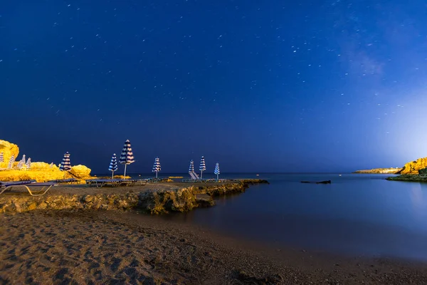 Akdeniz'de Sahilde Yıldızlı Gece, Gece Fotoğrafçılığı,Rh — Stok fotoğraf
