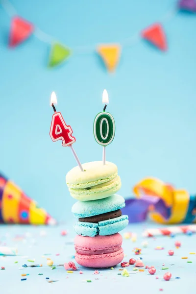 Cuadragésima 40ª Tarjeta de Cumpleaños con Vela en Coloridos Macarrones y — Foto de Stock