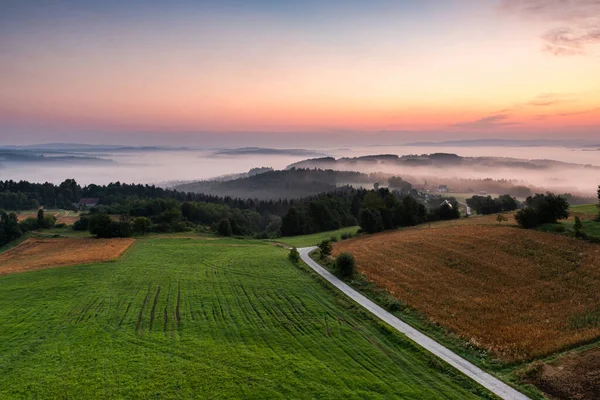 Rolling Hills Morning Fog Nascer Sol Coutryside Polônia — Fotografia de Stock