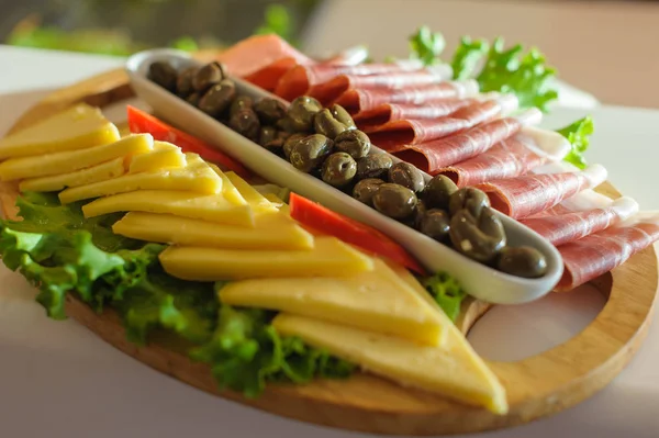 Tradycyjne Potrawy Czarnogóry Drewnianej Tablicy — Zdjęcie stockowe