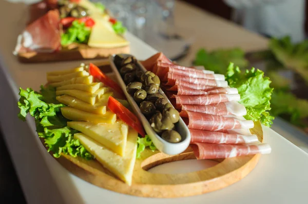 Kuchni Śródziemnomorskiej Drewnianej Tablicy — Zdjęcie stockowe