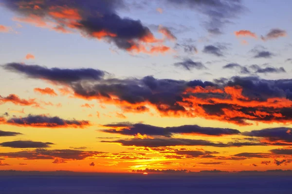 Malebnou Krajinou Západ Slunce Nad Mořem — Stock fotografie