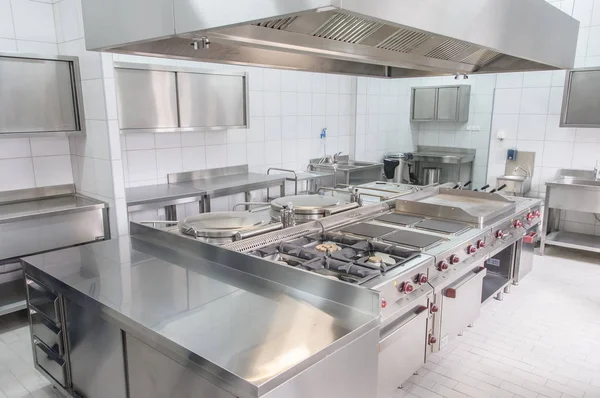新しいプロのキッチンのインテリア ロイヤリティフリーのストック画像