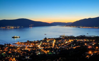 Tivat kasabada manzara günbatımı