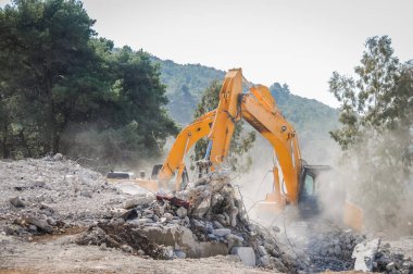 İnşaat alanında çalışma buldozerler